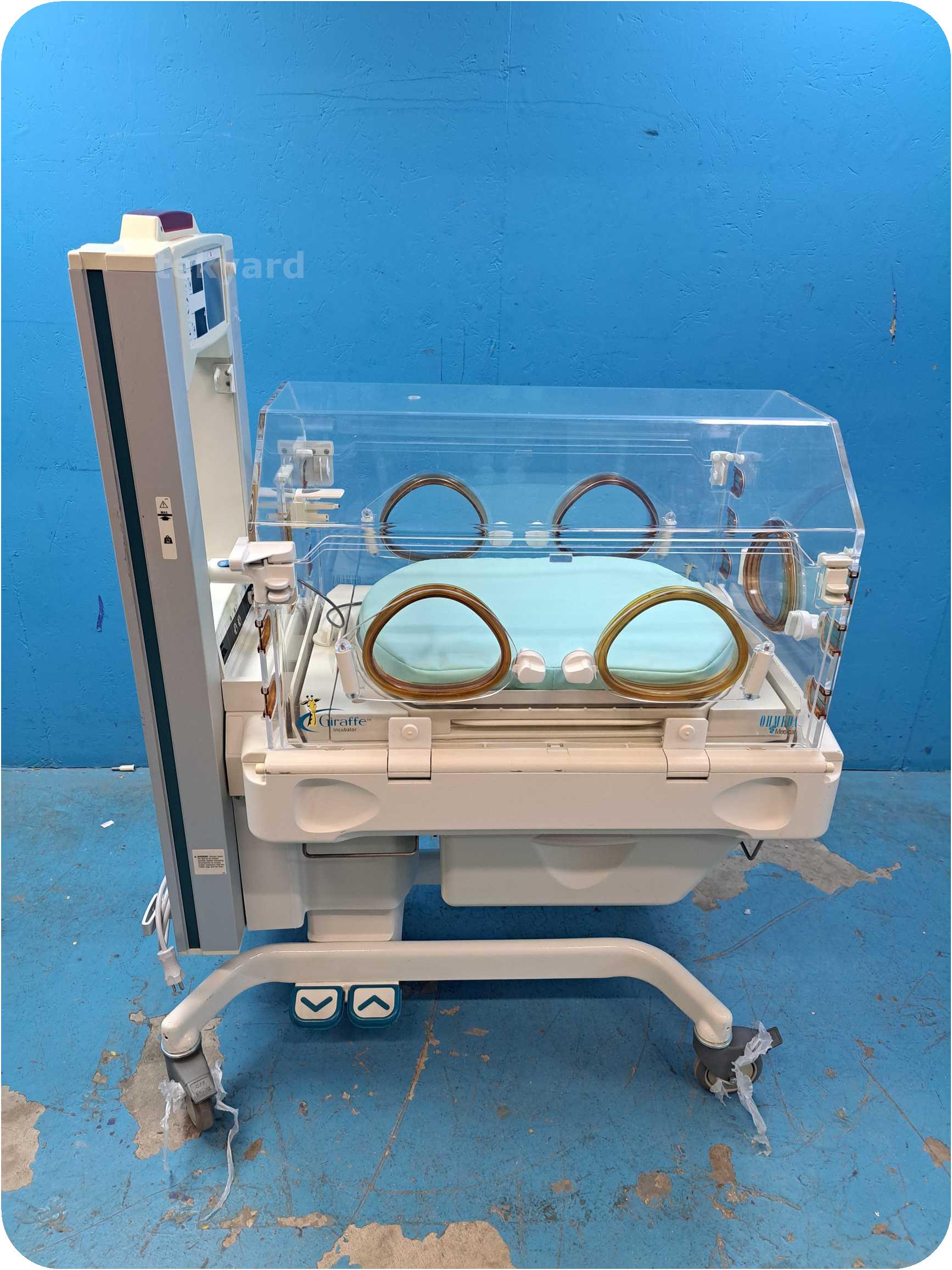 tekyard, LLC. - 329233-Ohmeda Medical Giraffe Omnibed Infant Incubator